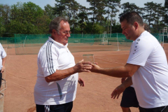 Wéber-Tibor-átveszi-az-emlékdíjat